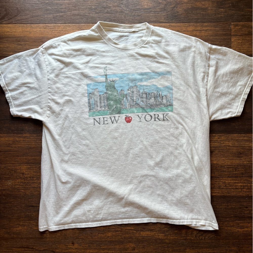 Women's Golden Hour T-Shirt White New York One Size Big Apple Liberty Oversized